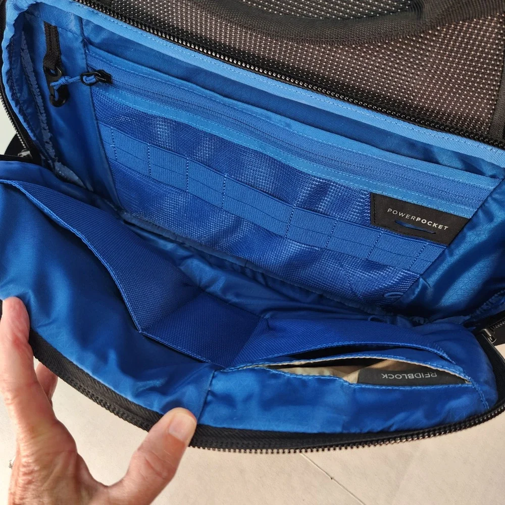 Thule Crossover 2 Laptop Bag 15.6 Black Briefcase RFID SafeZone Shoulder Bag
